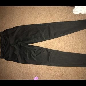 Scrunched booty lifting leggings